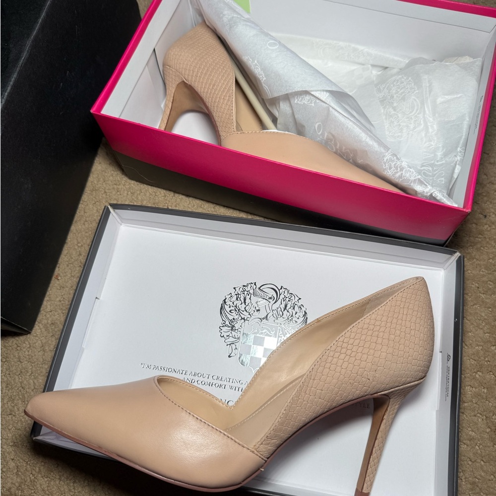 Vince Camuto Pumps